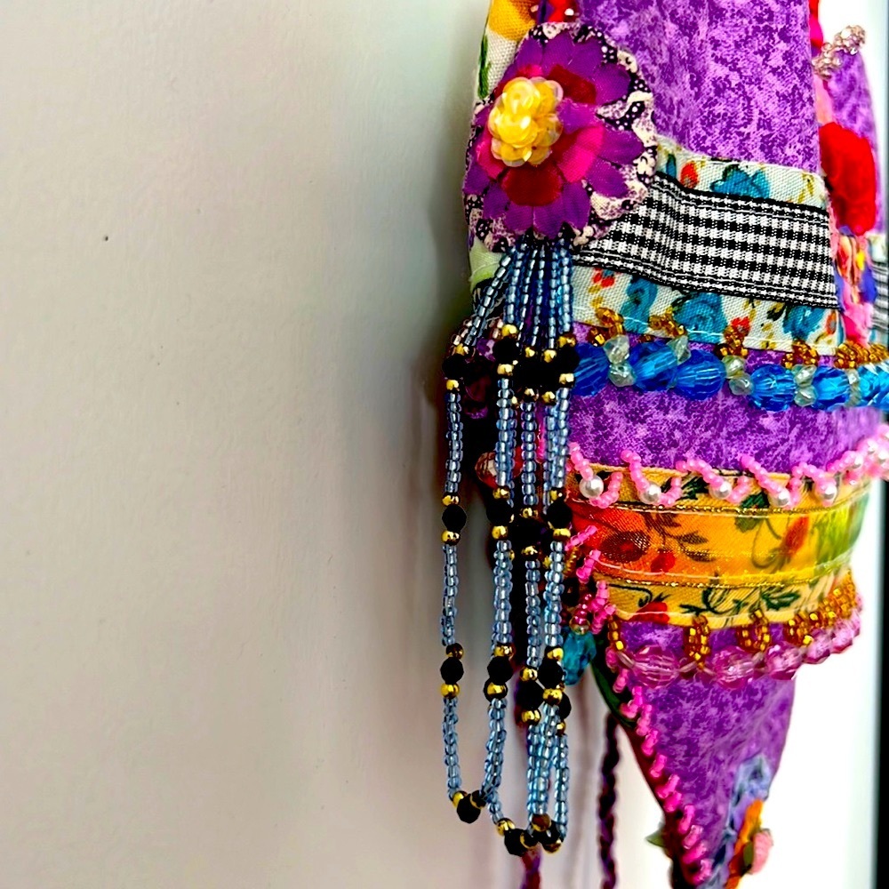 NWT VINTAGE BAG Heart-shaped Handmade Hand-beaded in Aspen CO ROSETTES colorful - Picture 7 of 16